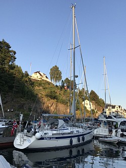 In Tvedestarnd harbour