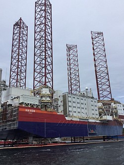 Oil rig for sale?     Eydehavn, Tromøya