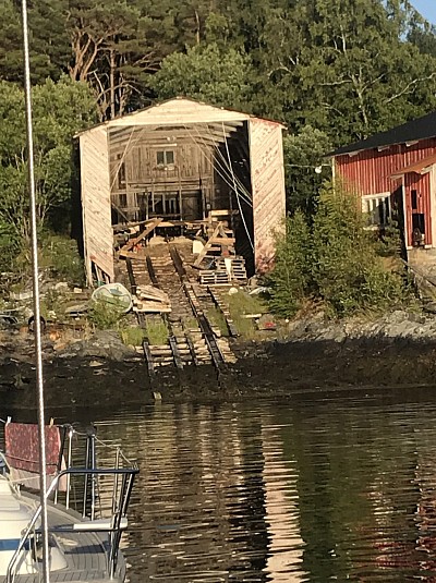An old boat building shed on Svanøy