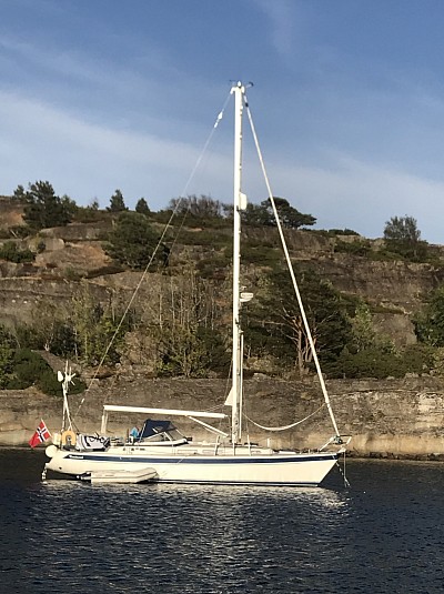 Nordavind på anker i Tallakshavn